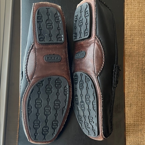 Gucci Black Leather Women's Horsebit Loafers with Gold Hardware - Picture 3 of 14